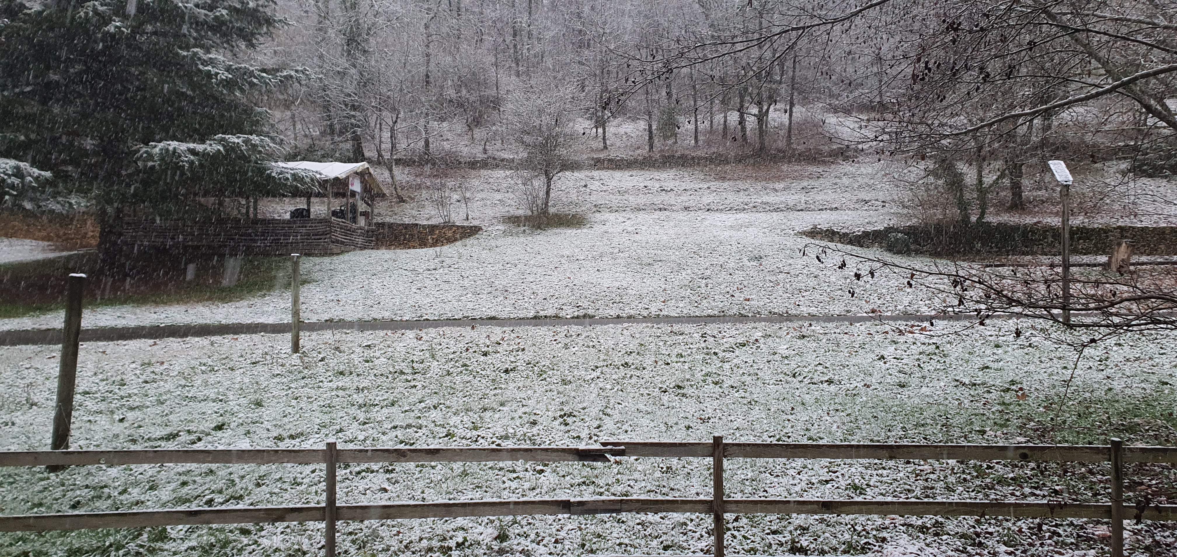 Neige au camping Le Moulin de David 4 étoiles - Monpazier et du château de Biron - Dordogne Périgord pourpre