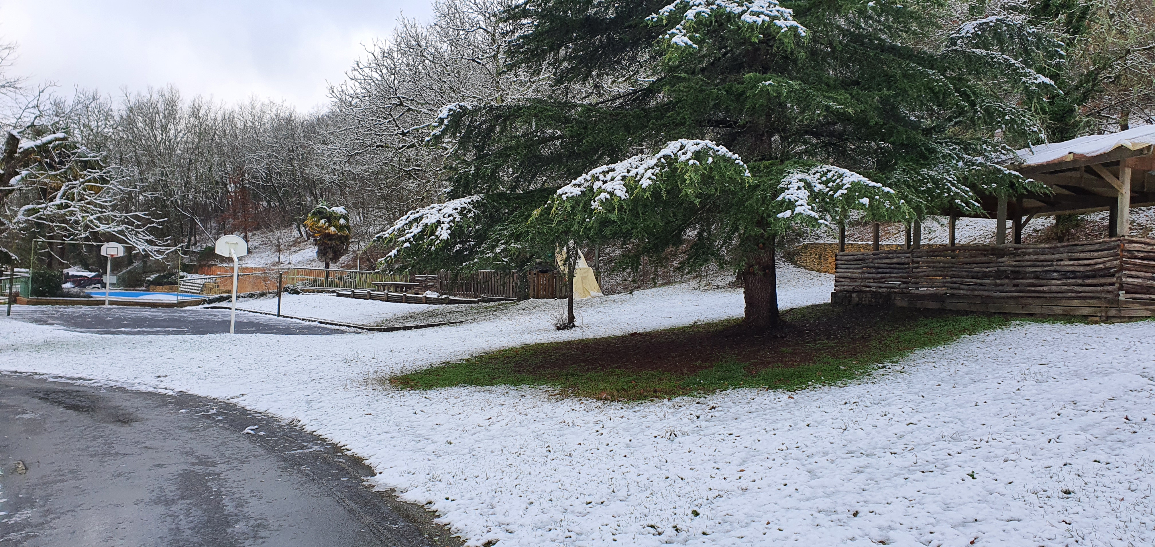 Neige au camping Le Moulin de David 4 étoiles - Monpazier et du château de Biron - Dordogne Périgord pourpre