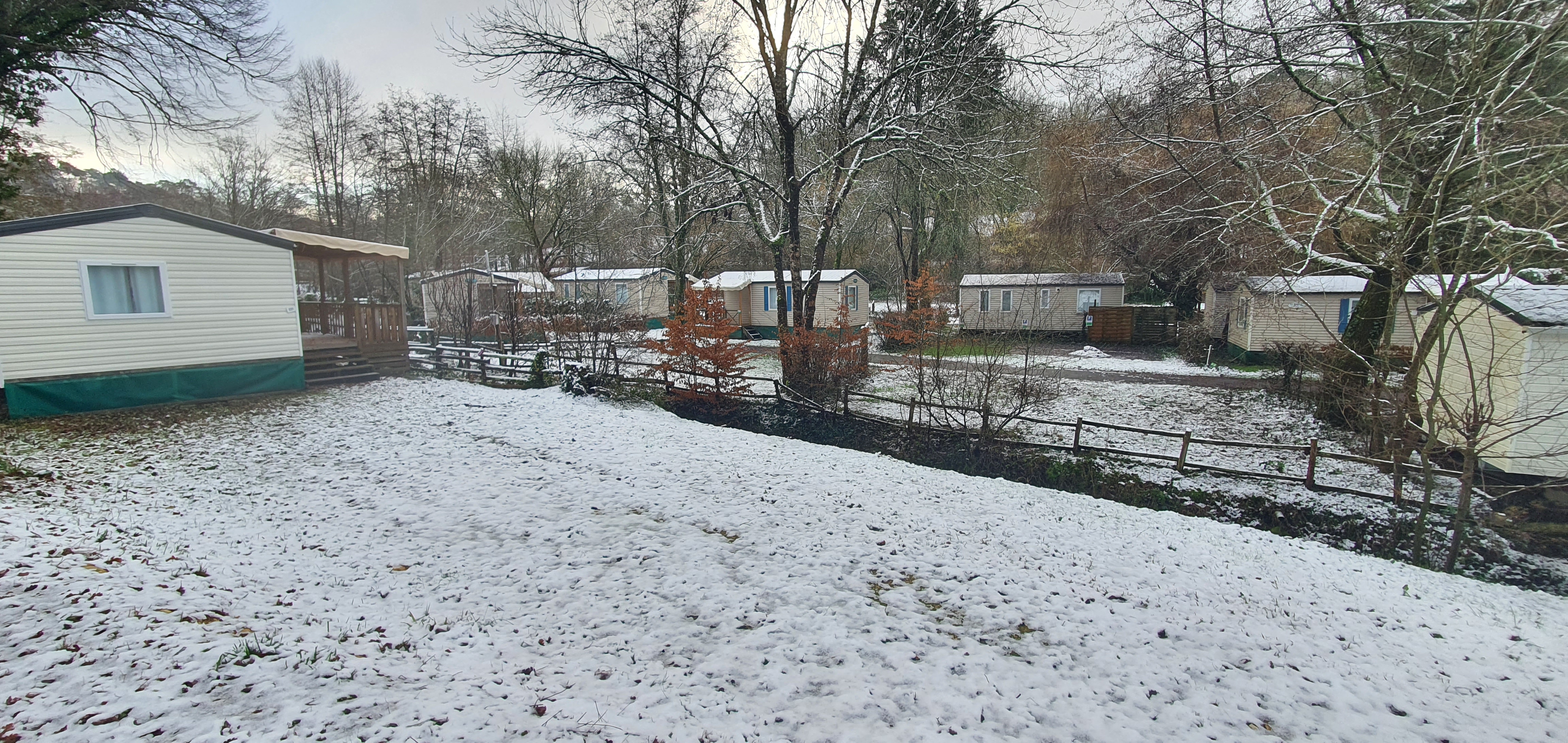 Neige au camping Le Moulin de David 4 étoiles - Monpazier et du château de Biron - Dordogne Périgord pourpre