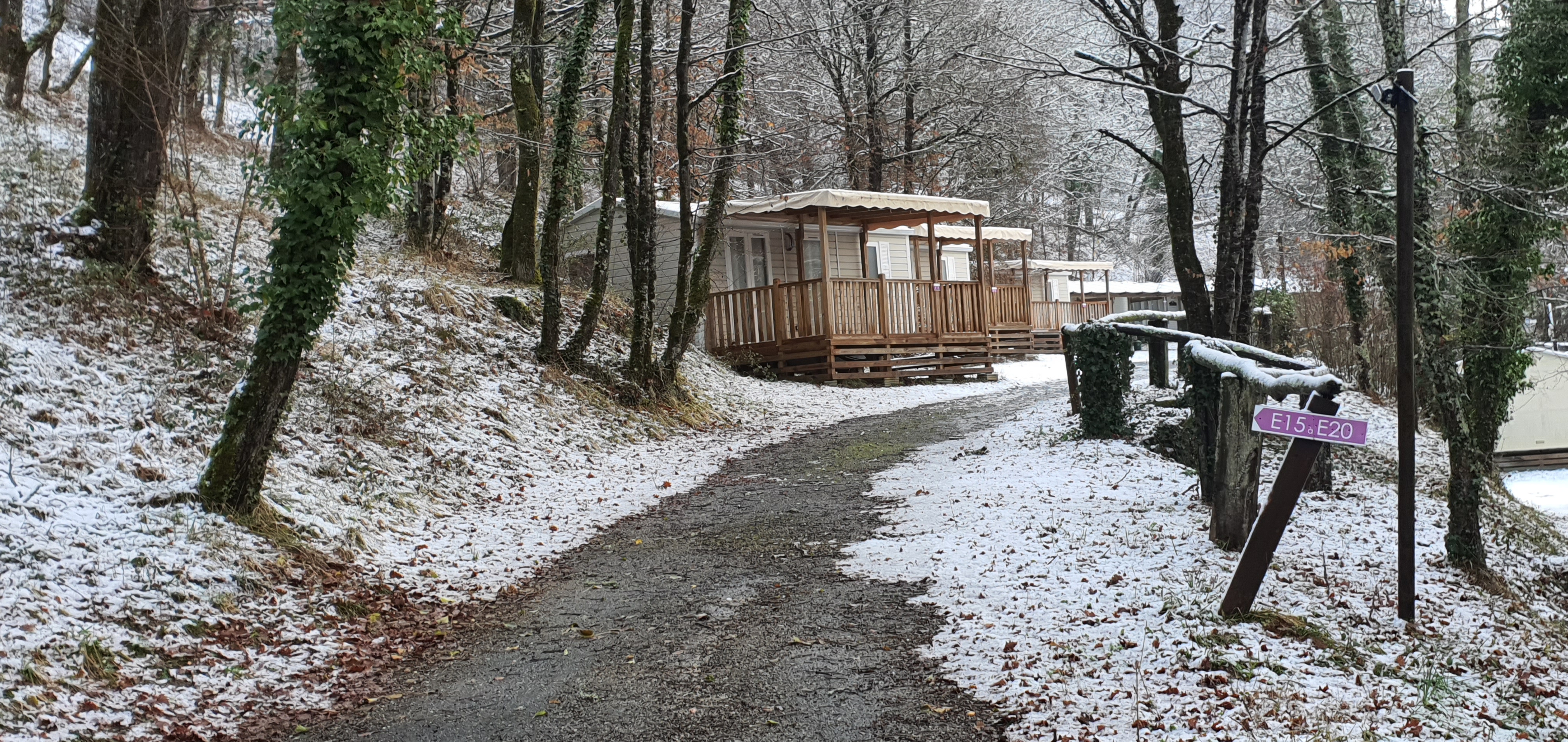 Neige au camping Le Moulin de David 4 étoiles - Monpazier et du château de Biron - Dordogne Périgord pourpre