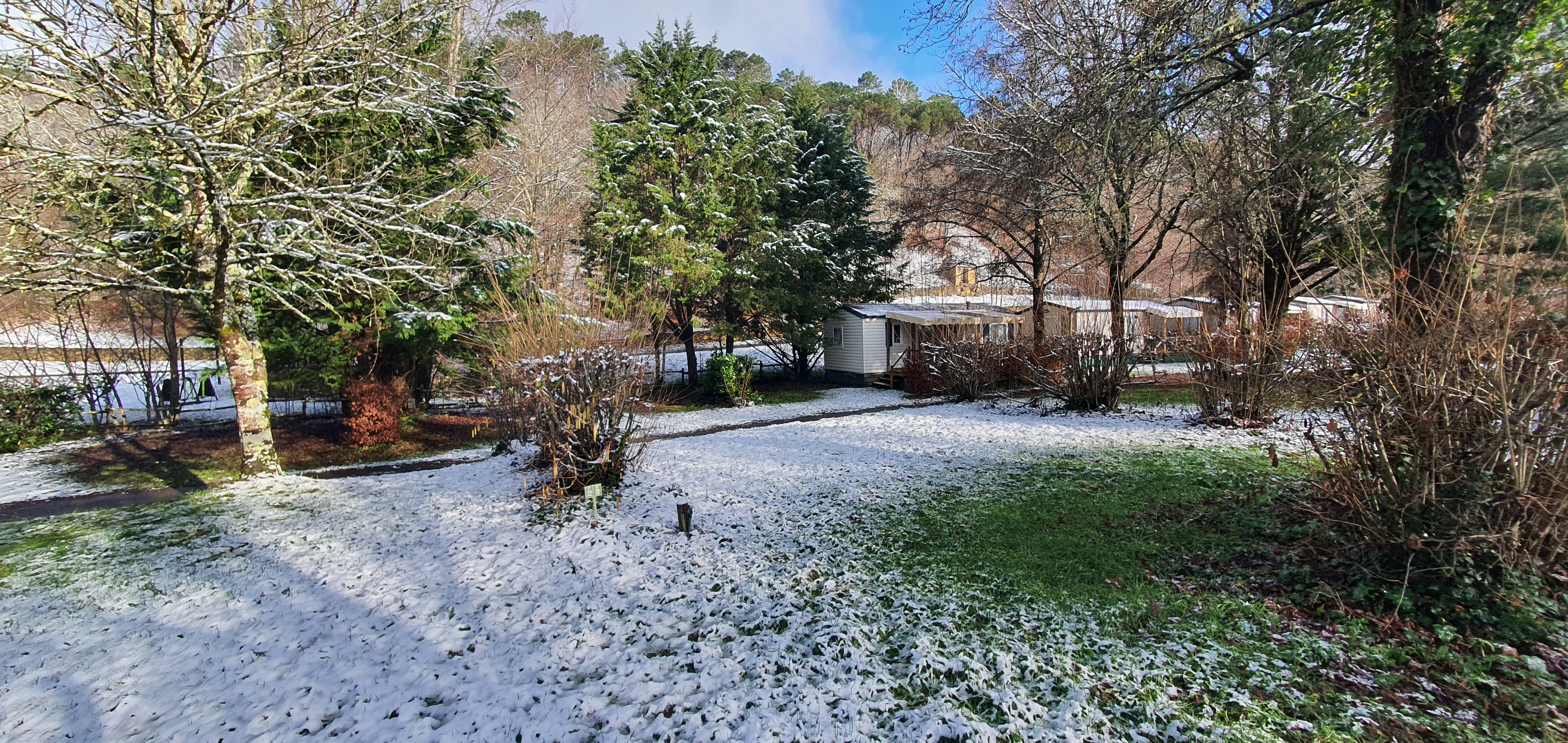 Neige au camping Le Moulin de David 4 étoiles - Monpazier et du château de Biron - Dordogne Périgord pourpre