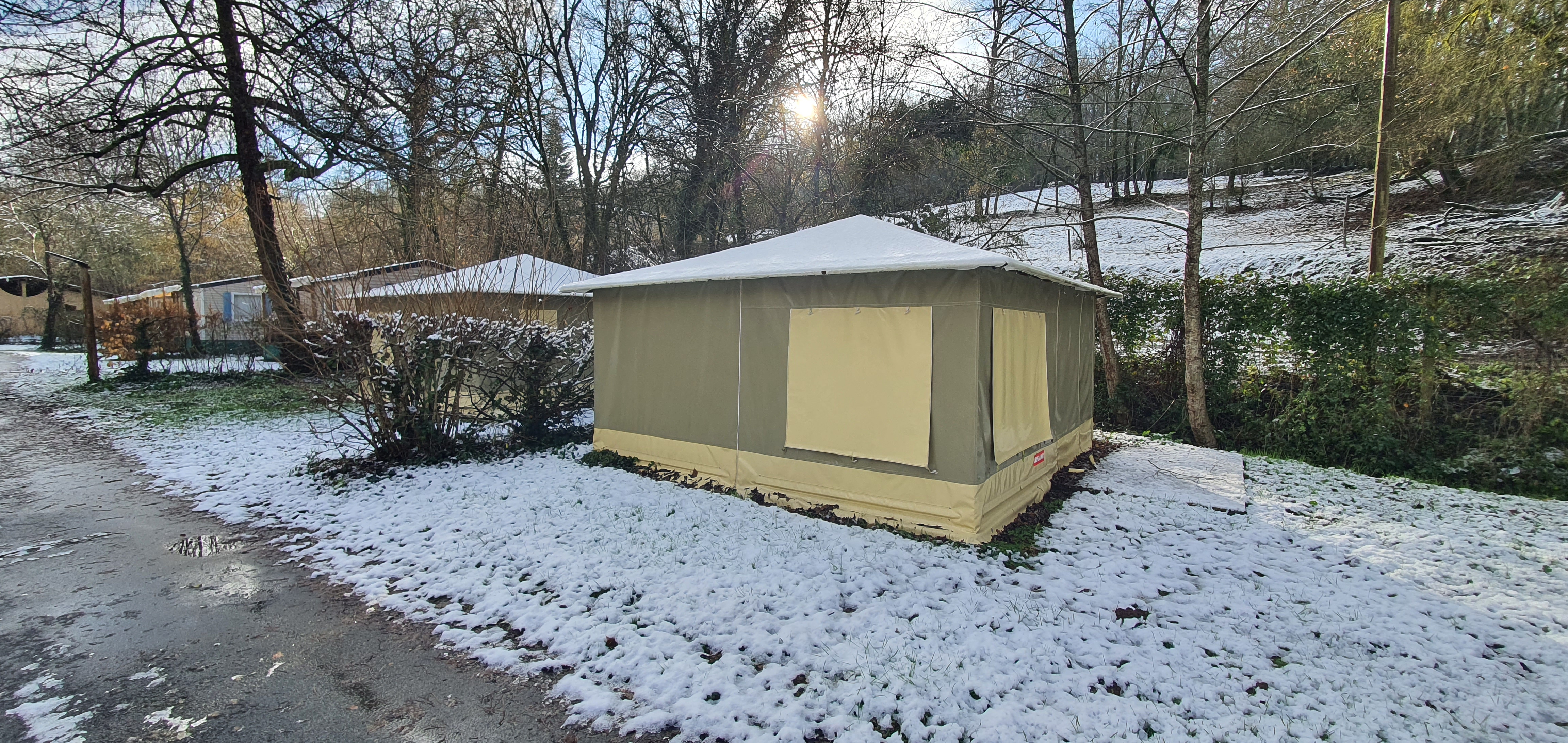 Neige au camping Le Moulin de David 4 étoiles - Monpazier et du château de Biron - Dordogne Périgord pourpre