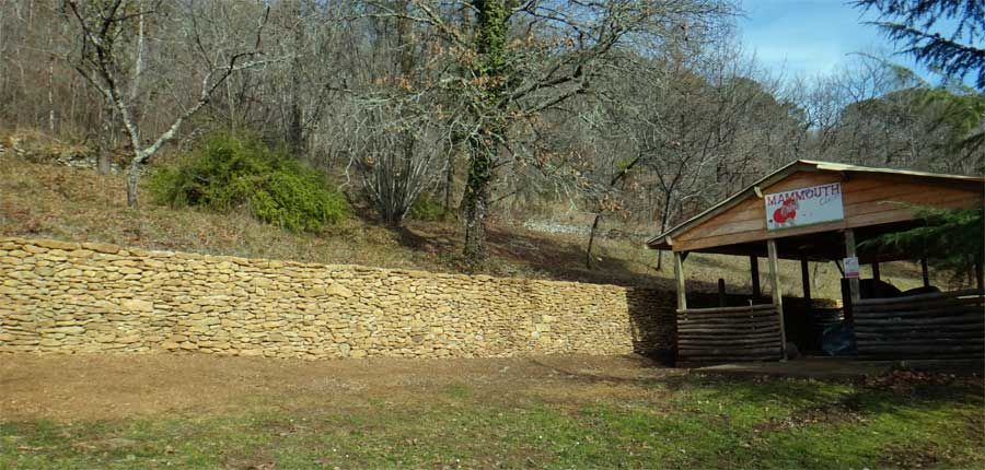 Muret de pierres sèches au Moulin de David Muret de pierres s?ches ay Moulin de David